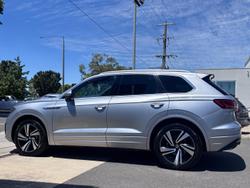 2020 Volkswagen Touareg 210TDI R-Line