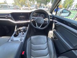 2020 Volkswagen Touareg 210TDI R-Line