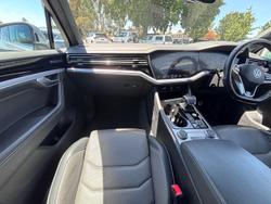 2020 Volkswagen Touareg 210TDI R-Line