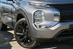 2023 Mitsubishi Outlander Black Edition