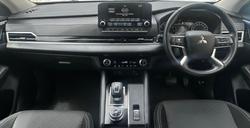 2022 Mitsubishi Outlander LS