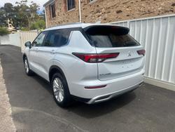 2022 Mitsubishi Outlander LS