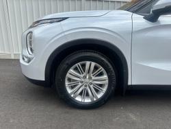 2022 Mitsubishi Outlander LS