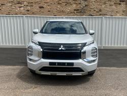 2022 Mitsubishi Outlander LS