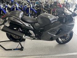 Suzuki GSX1300RA (hayabusa)