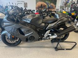 Suzuki GSX1300RA (hayabusa)