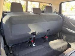 2024 Nissan Navara ST