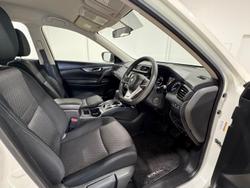 2022 Nissan X-TRAIL ST