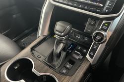 2025 Toyota Landcruiser VX