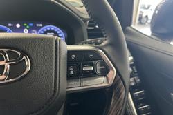 2025 Toyota Landcruiser VX