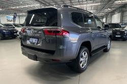 2025 Toyota Landcruiser VX