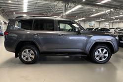 2025 Toyota Landcruiser VX