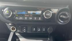 2019 Toyota Hilux SR5