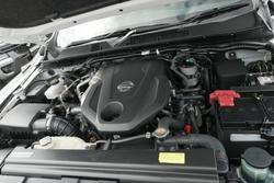 2022 Nissan Navara SL