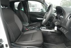 2022 Nissan Navara SL