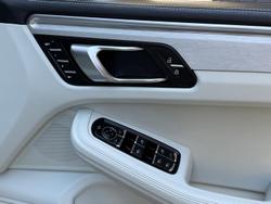 2023 Porsche Macan T 95B MY23 AWD Crayon