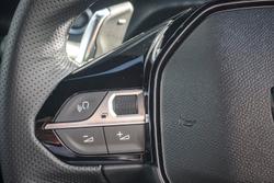 2025 Peugeot 2008 GT Hybrid