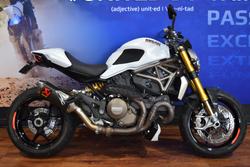 Ducati Monster 1200S