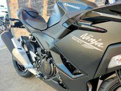 2026 KAWASAKI NINJA 500 (EX500G) ROAD BLACK