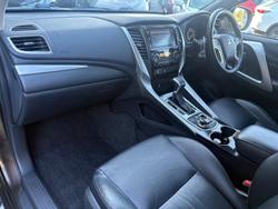 2016 Mitsubishi Pajero Sport Exceed