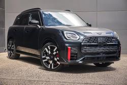 2025 MINI Countryman JCW Favoured