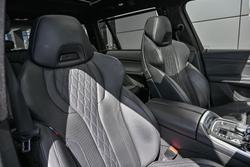 2022 BMW X7 M50i