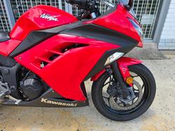 2016 Kawasaki NINJA 300 Red