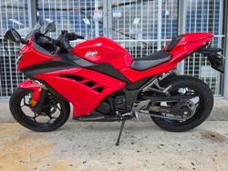 2016 Kawasaki NINJA 300 Red
