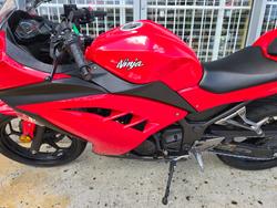 2016 Kawasaki NINJA 300 Red