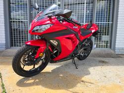 2016 Kawasaki NINJA 300 Red