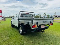 2023 Isuzu D-MAX 2023 Isuzu D-Max 4X4 Crew Cab Chassis LSM 3.0L TD Automatic (TOR3026) With Accesories Mineral White (527)