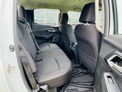 2023 Isuzu D-MAX 2023 Isuzu D-Max 4X4 Crew Cab Chassis LSM 3.0L TD Automatic (TOR3026) With Accesories