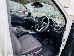 2023 Isuzu D-MAX 2023 Isuzu D-Max 4X4 Crew Cab Chassis LSM 3.0L TD Automatic (TOR3026) With Accesories