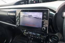 2023 Toyota Hilux SR5