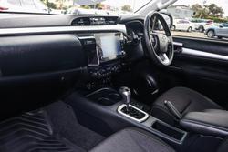 2023 Toyota Hilux SR5