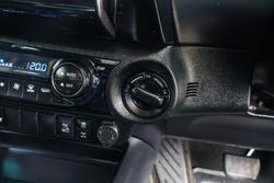 2023 Toyota Hilux SR5