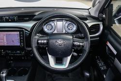 2023 Toyota Hilux SR5