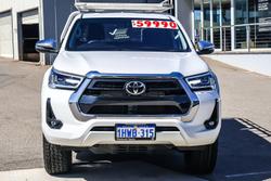2023 Toyota Hilux SR5