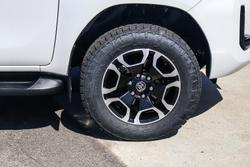 2023 Toyota Hilux SR5