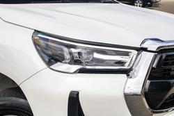 2023 Toyota Hilux SR5