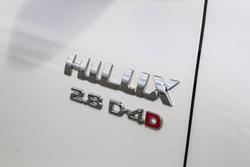 2023 Toyota Hilux SR5
