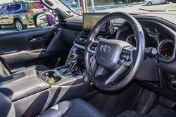 2024 Toyota Landcruiser Sahara ZX