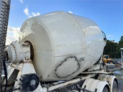 2007 MACK Concrete Agi Truck METROLINER