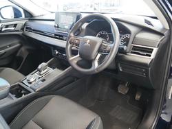 2022 Mitsubishi Outlander ES