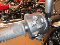 2025 Triumph Speed Twin 900 Speed Twin Black