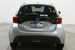 2025 Toyota Yaris SX Hybrid