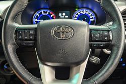 2020 Toyota Hilux SR5