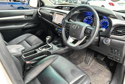 2020 Toyota Hilux SR5