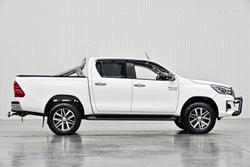 2020 Toyota Hilux SR5