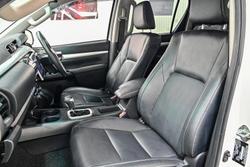 2020 Toyota Hilux SR5